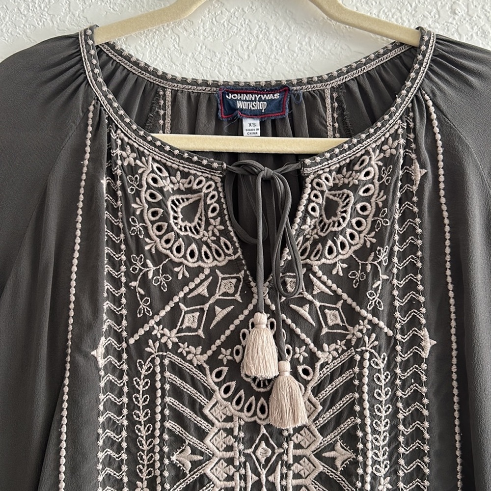 Johnny Was Gray Embroidered Tunic - Picture 5 of 8